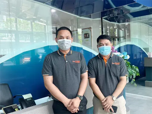 พนักงานขับรถประจำบริษัท